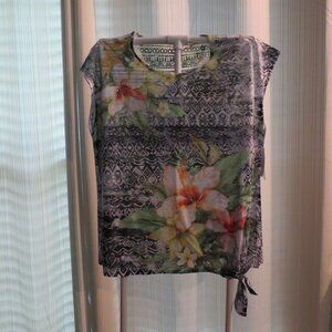 Time and Tru Floral Short Sleeve Top - Black, Green, Red, Yellow